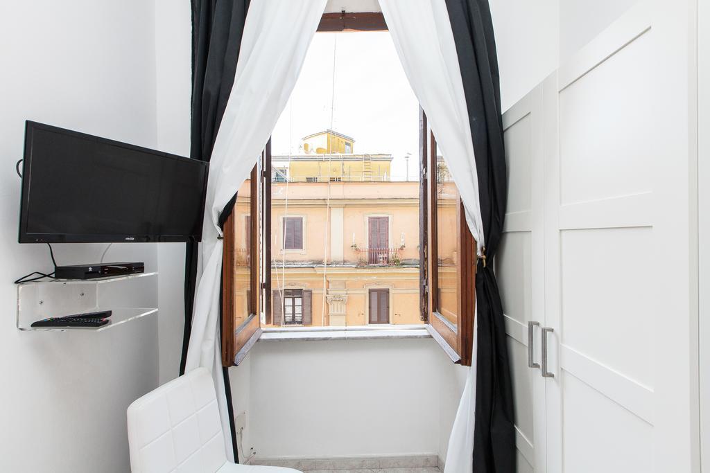 Apartop Rome Room photo